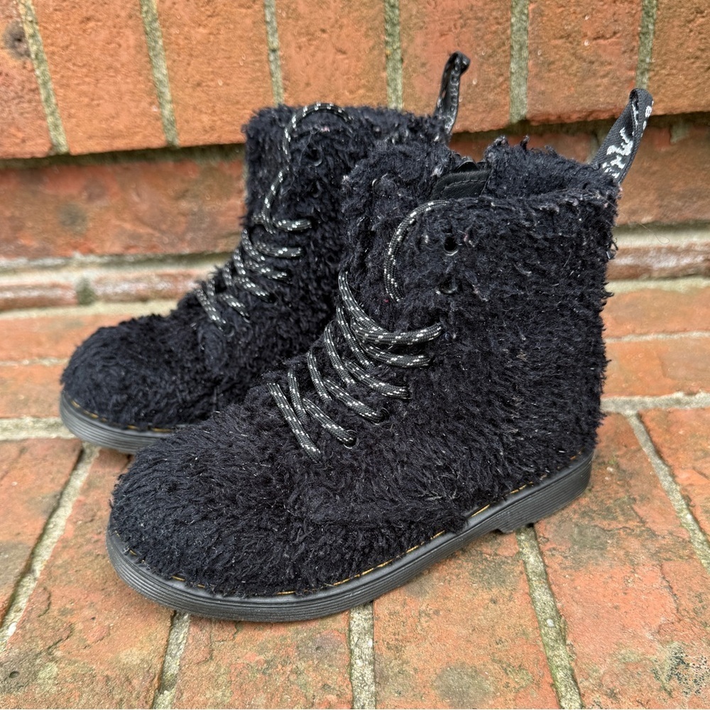 Dr. Martens Junior 1460 Pascal Tinsel Fur Combat boots size 11 kids toddler